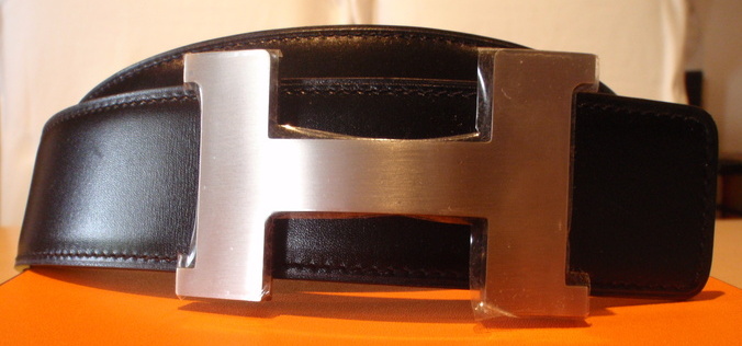 belt with big h buckle